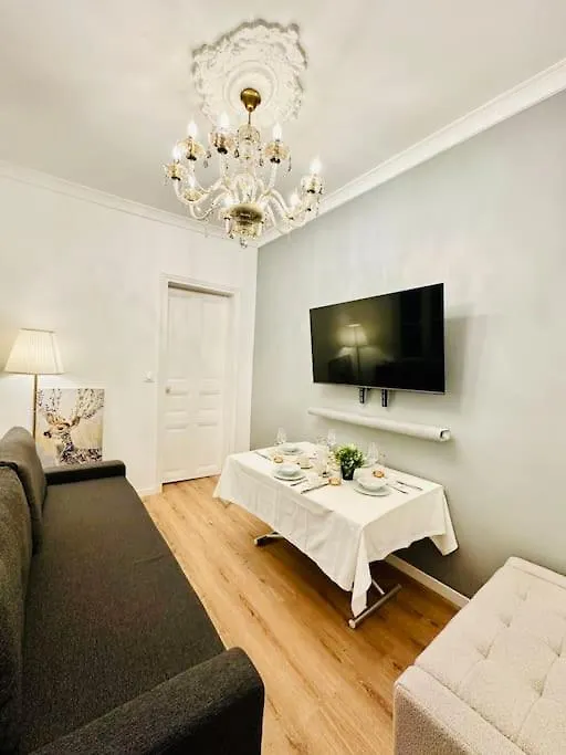 Appt Renove Proche Montmartre Gare Du Nord Et Est Apartment Paris