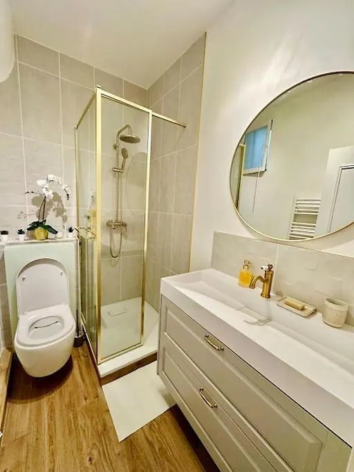 Appt Renove Proche Montmartre Gare Du Nord Et Est Apartment Paris