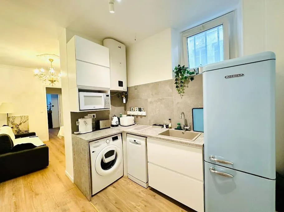 Appt Renove Proche Montmartre Gare Du Nord Et Est Apartment Paris France